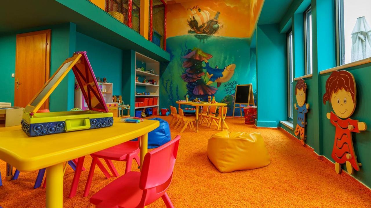 Hotel Aquacity Seasons Poprad Ngoại thất bức ảnh