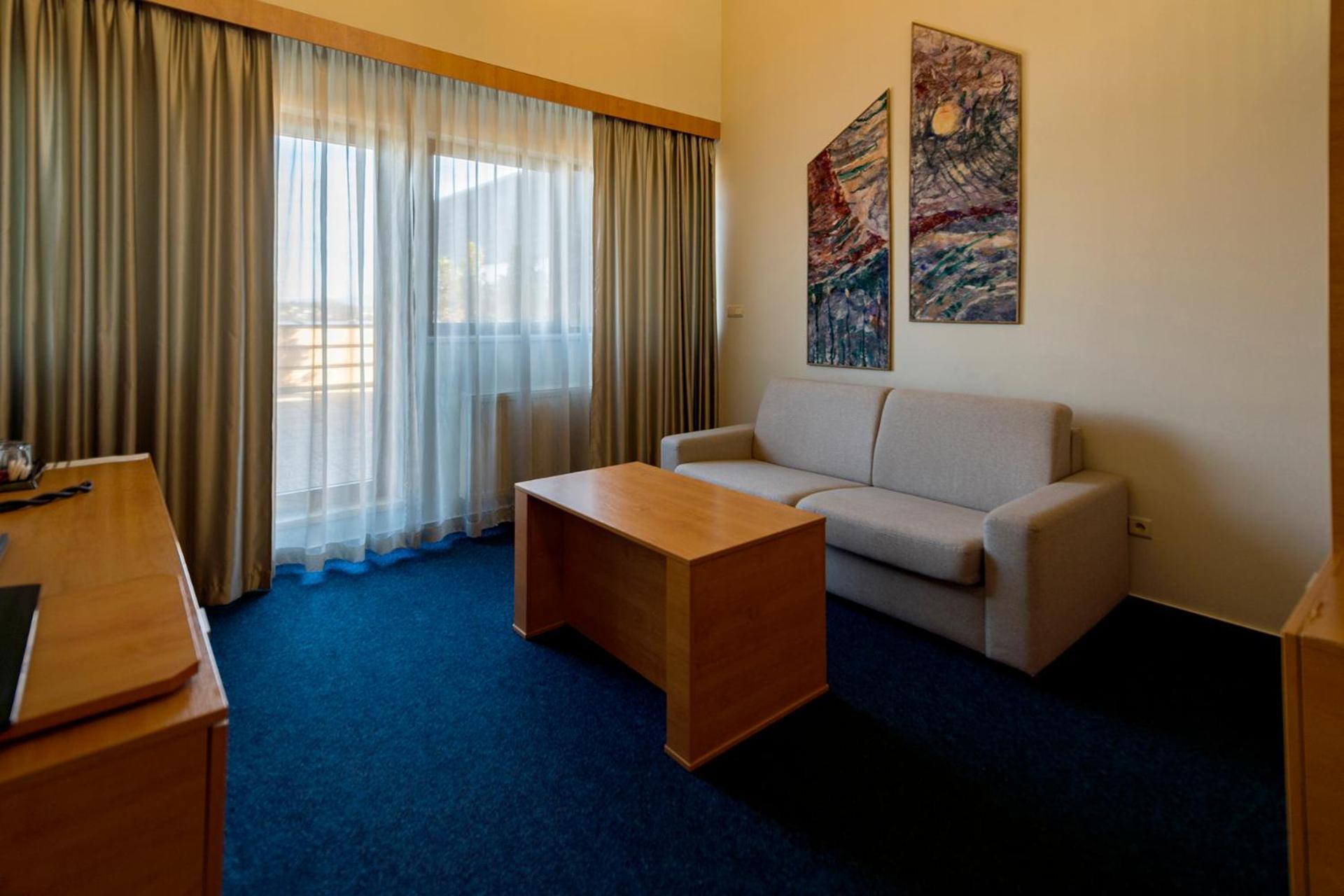 Hotel Aquacity Seasons Poprad Ngoại thất bức ảnh