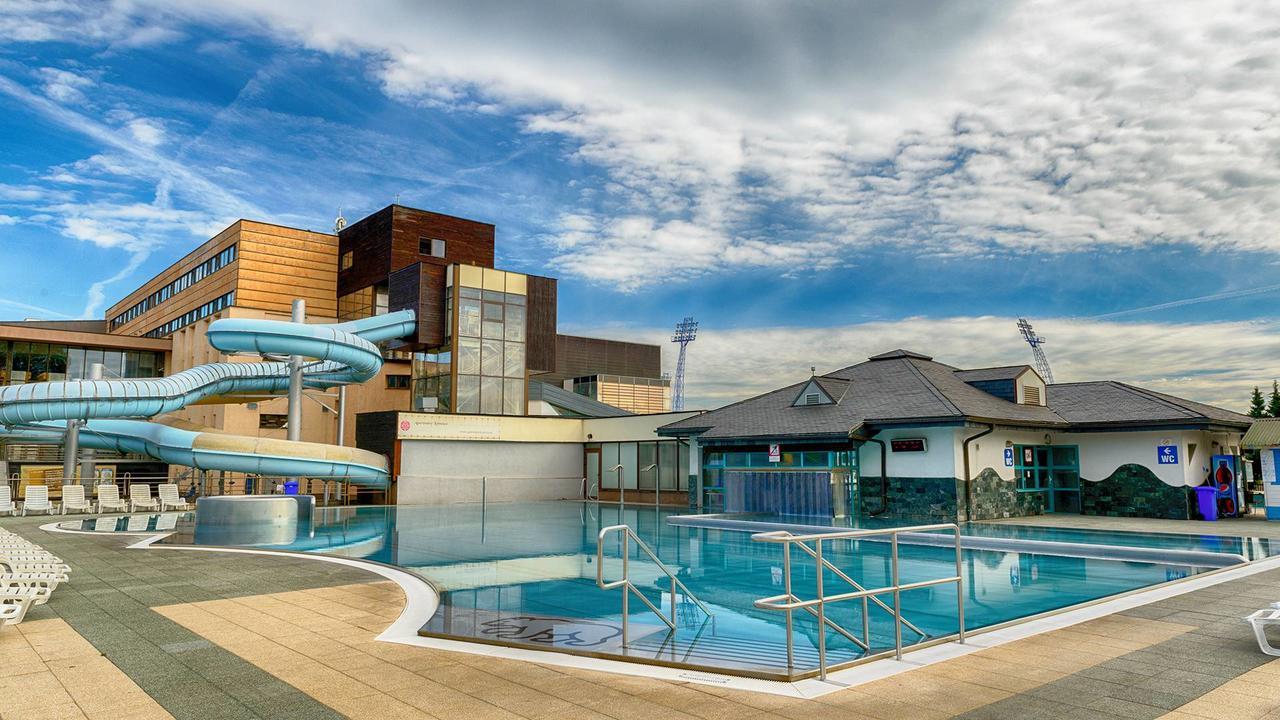 Hotel Aquacity Seasons Poprad Ngoại thất bức ảnh
