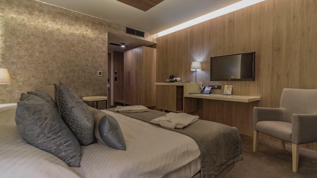 Hotel Aquacity Seasons Poprad Ngoại thất bức ảnh
